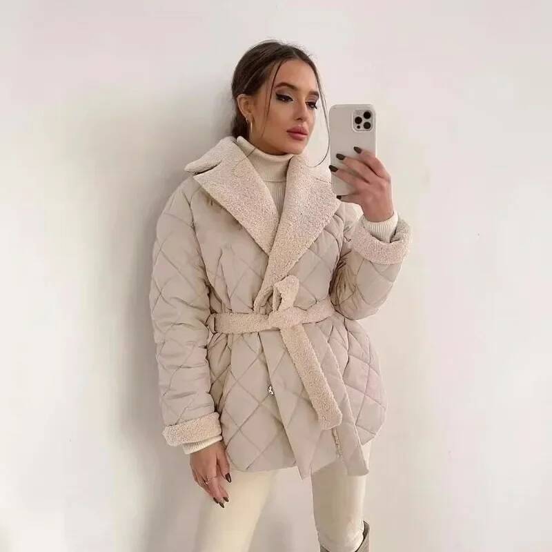 Elegant Quilted With Faux Fur  - Street Fashion Taiwan 评论和价格
