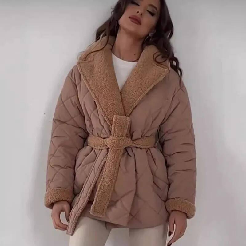 Elegant Quilted With Faux Fur  - Street Fashion Taiwan 评论和价格